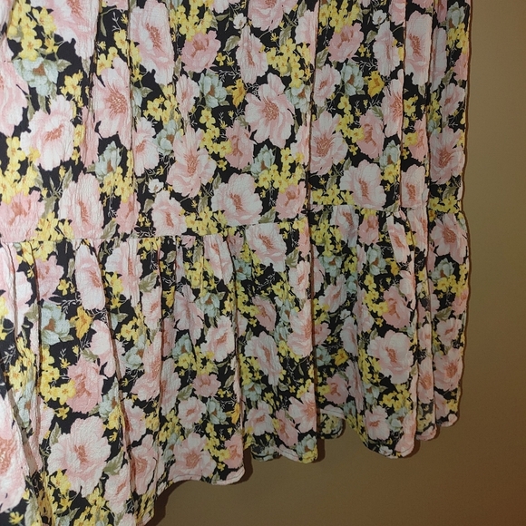 Forever 21 Floral Two-Piece Set, Size OX Would Fit Xs, Small And Med - Picture 6 of 12